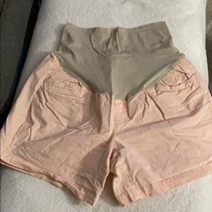 Old Navy maternity shorts peach size 10